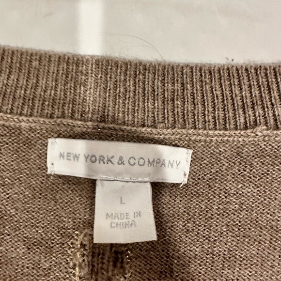 Sweater - Picture 4 of 4